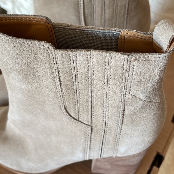 Mark Fisher Heeled genuine suede Ankle Booties Sz 8.5 - Picture 4 of 9